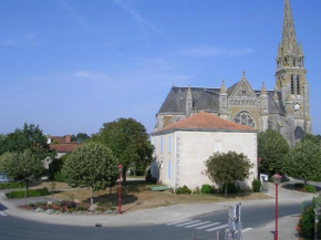 Recently renovated holiday house in the heart of a small French town